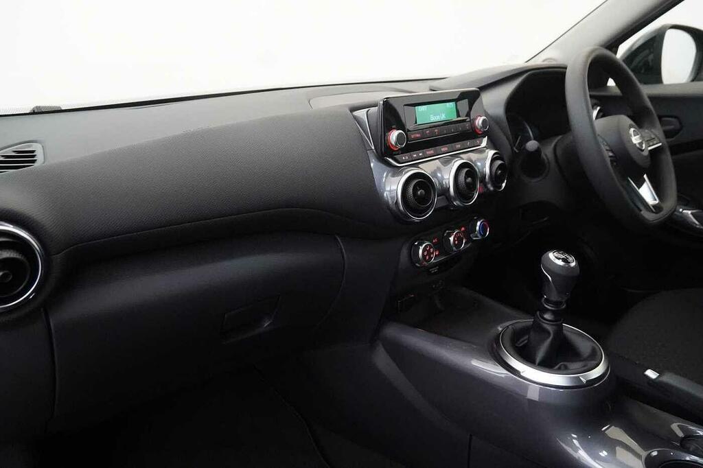 Nissan Juke 1.0 Dig-t 114 Visia YB72WFX Red #2