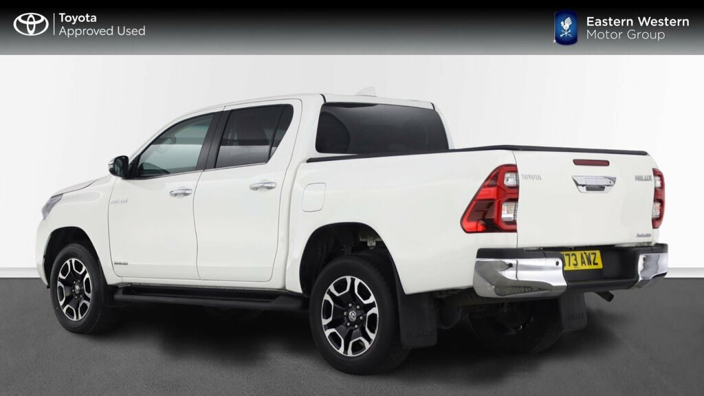 Toyota HILUX 2.8 D-4d Invincible 4Wd Euro 6 Ss White #4