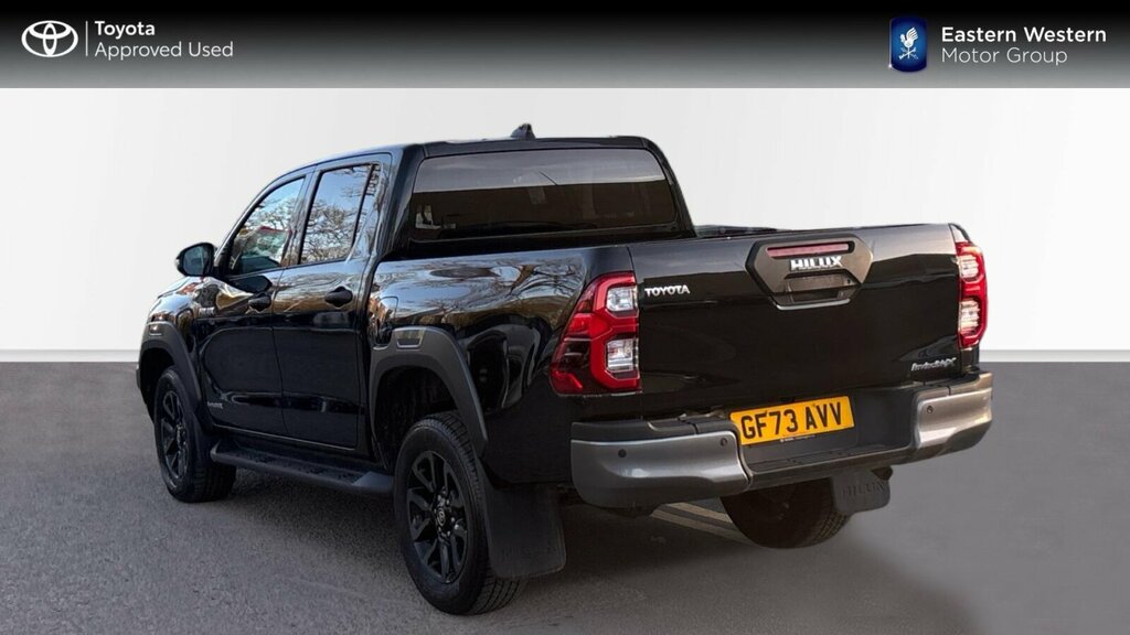 Toyota HILUX 2.8 D-4d Invincible X 4Wd Euro 6 Ss Black #4