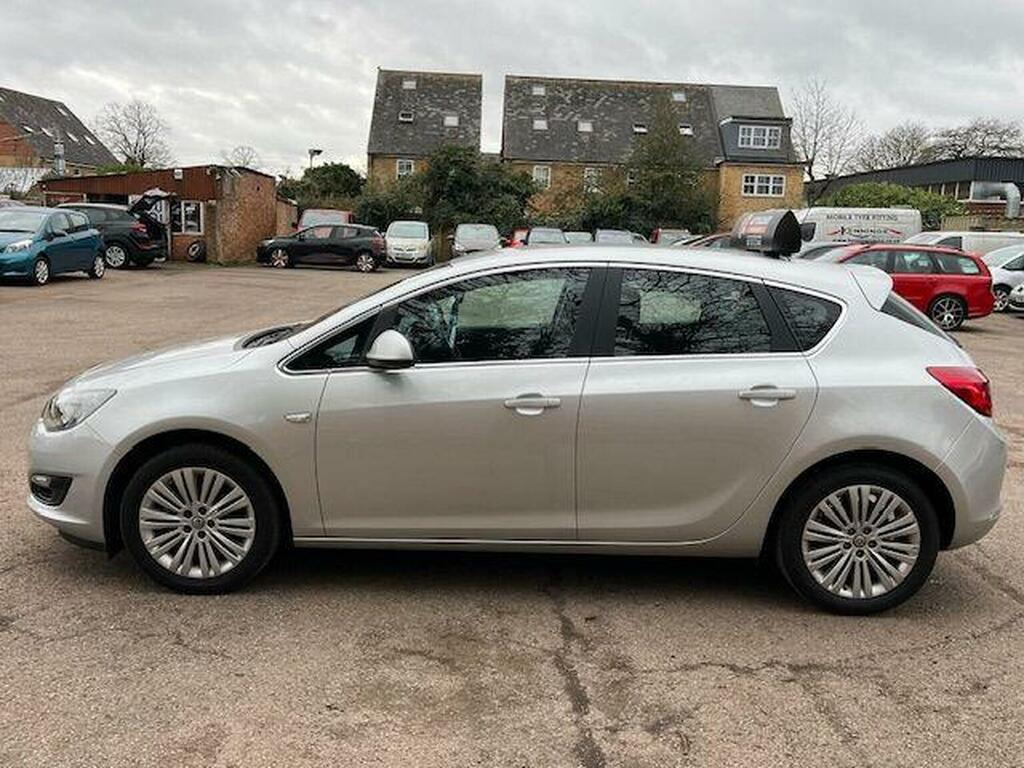 Vauxhall Astra Hatchback 1.4 16V Excite Euro 5 201564 AP64GKC Silver #4