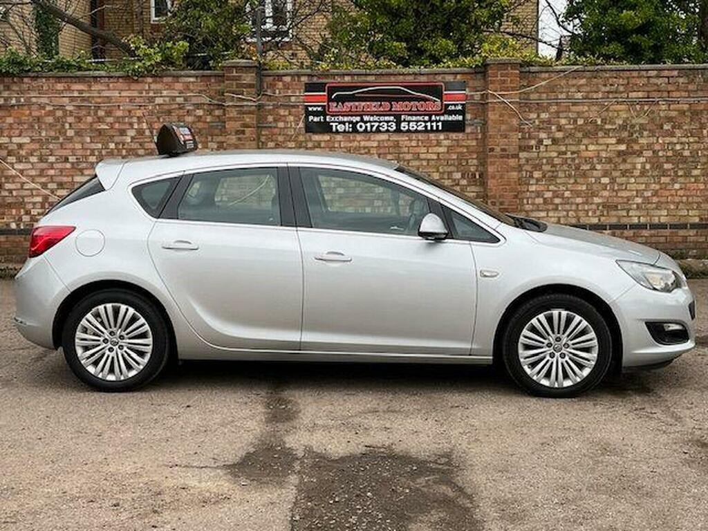 Vauxhall Astra Hatchback 1.4 16V Excite Euro 5 201564 Silver