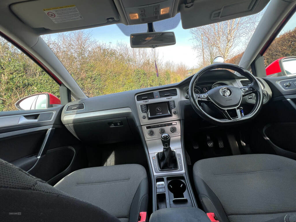 Volkswagen Golf 1.6 Tdi 105 Se VN63YUY Red #6
