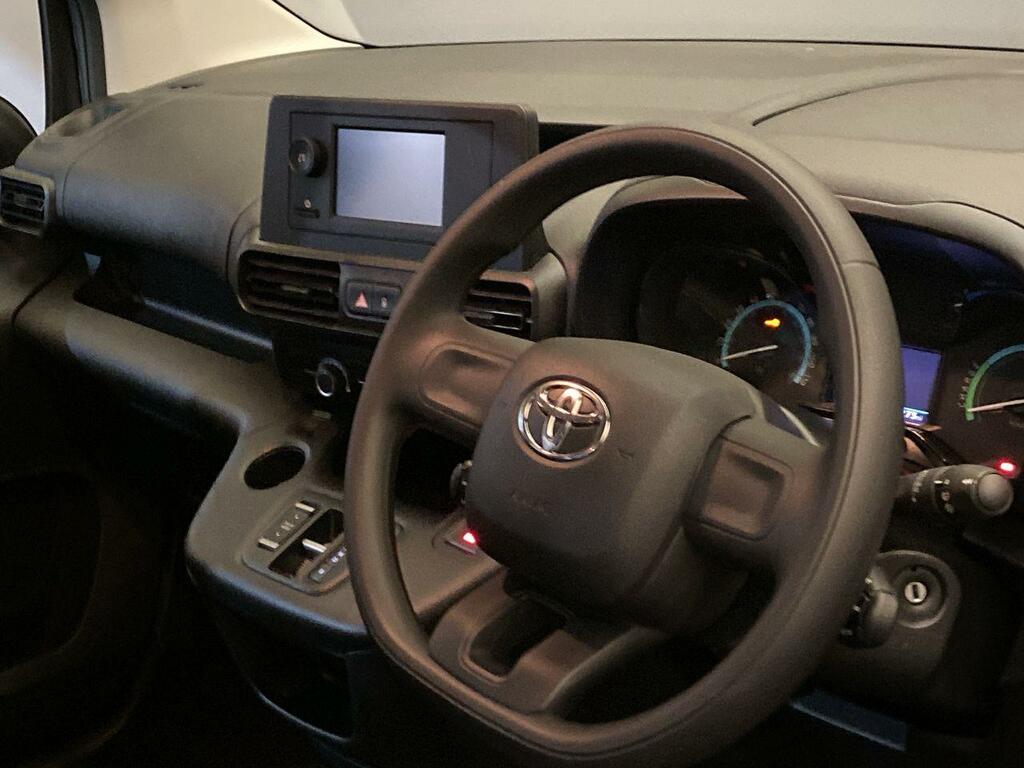 Toyota Proace City 50Kwh 136Ps Shuttle Short Mpv Nq KW74JDK #4