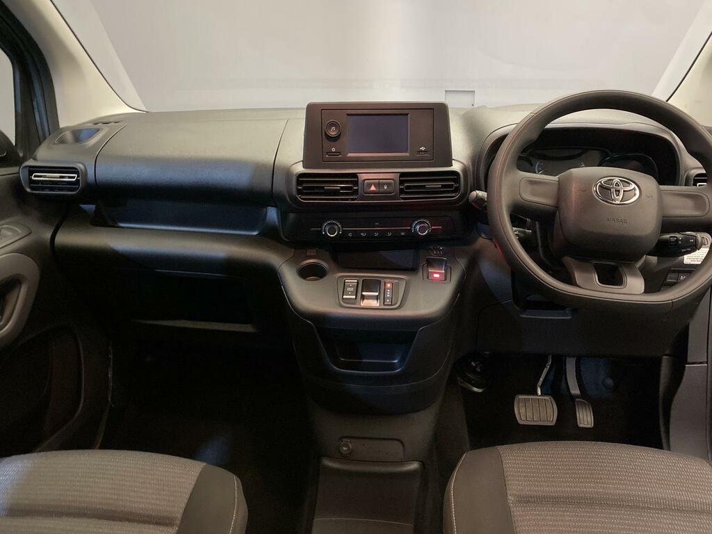 Toyota Proace City 50Kwh 136Ps Shuttle Short Mpv Nq KW74JDK #5