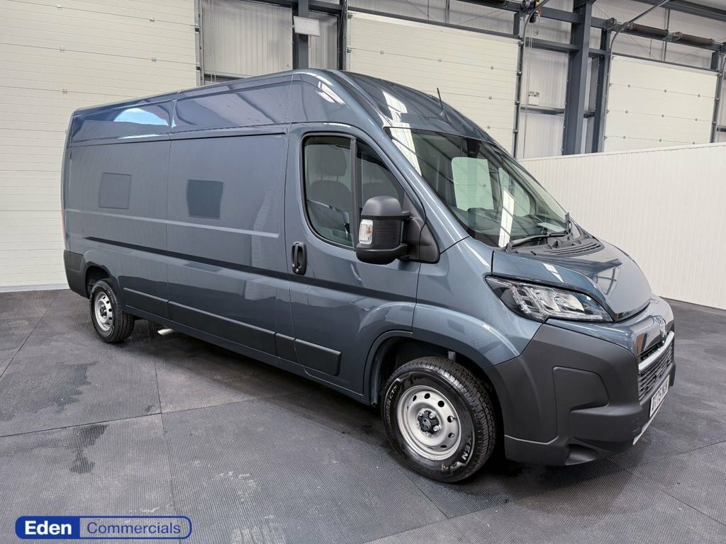 Vauxhall Movano 2L Prime Grey