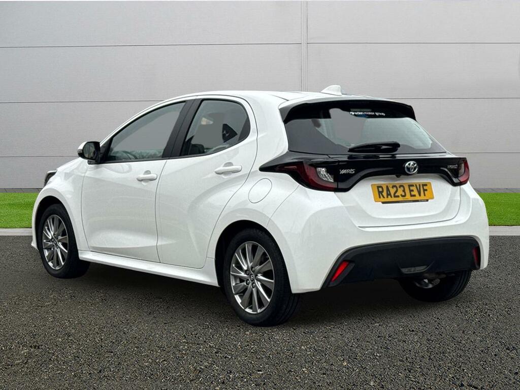 Toyota Yaris Icon RA23EVF White #5