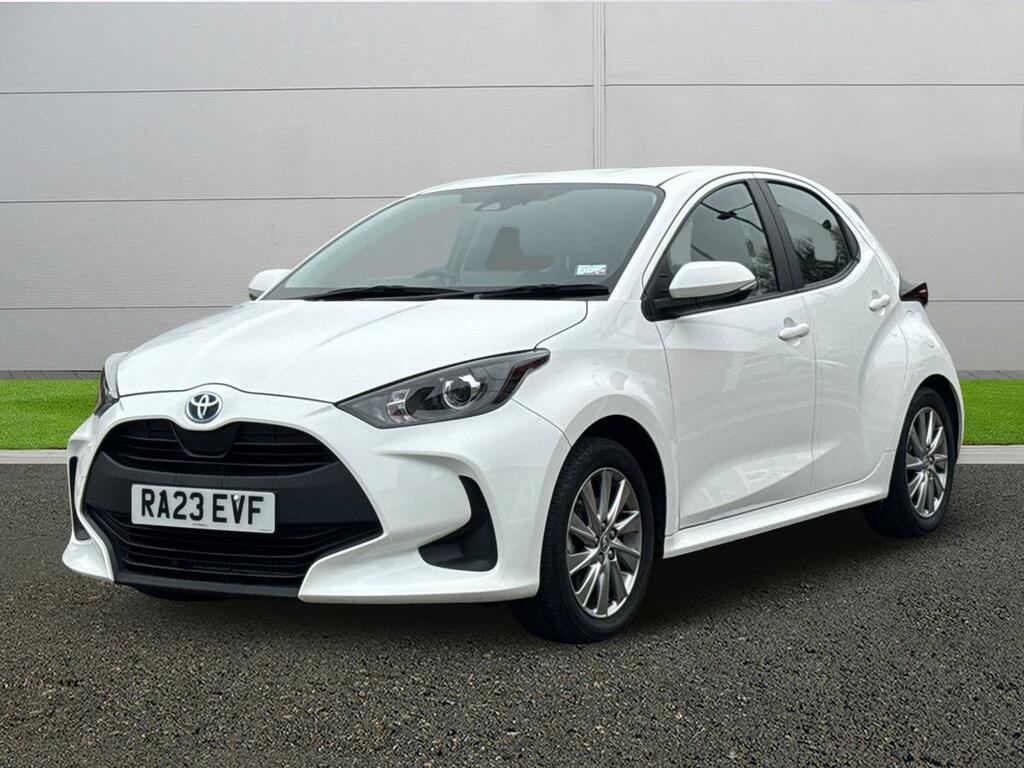 Toyota Yaris Icon RA23EVF White #3