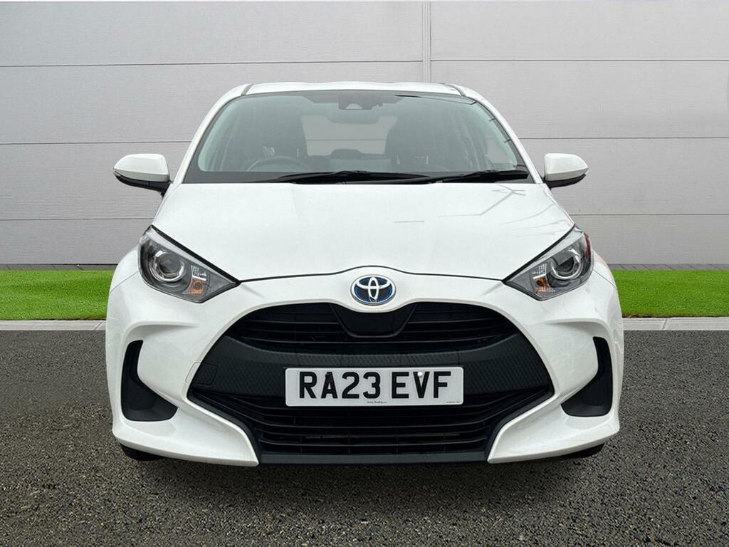 Toyota Yaris Icon RA23EVF White #2