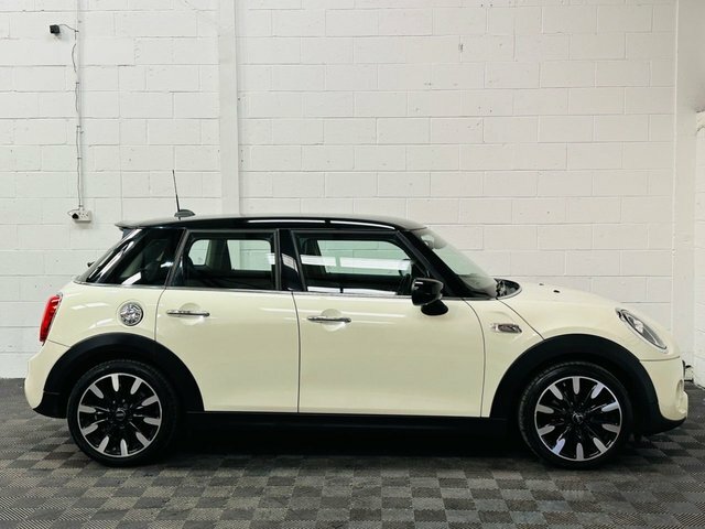 Mini Hatch 2.0 Cooper S Exclusive Hatchback KS69XUX White #4