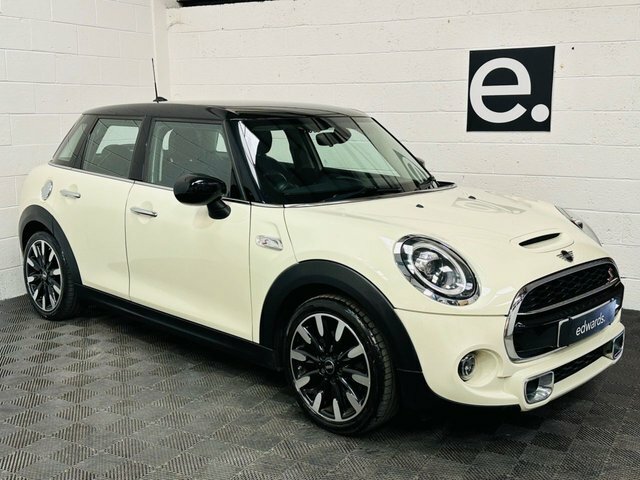 Mini Hatch 2.0 Cooper S Exclusive Hatchback KS69XUX White