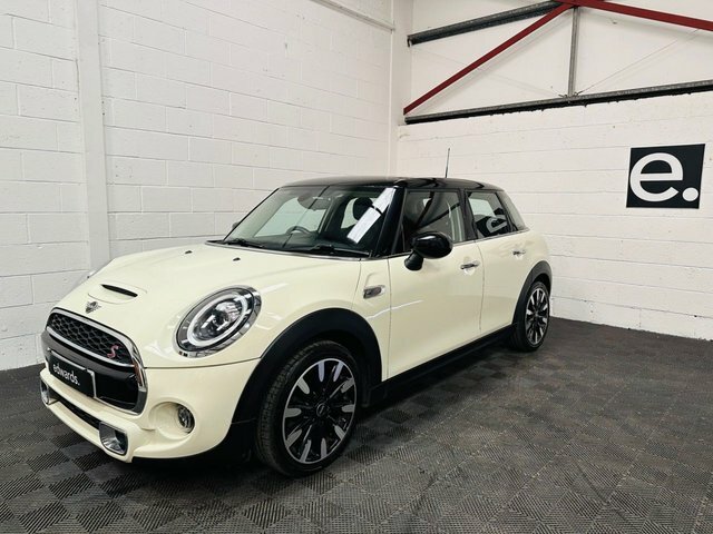 Mini Hatch 2.0 Cooper S Exclusive Hatchback KS69XUX White #2