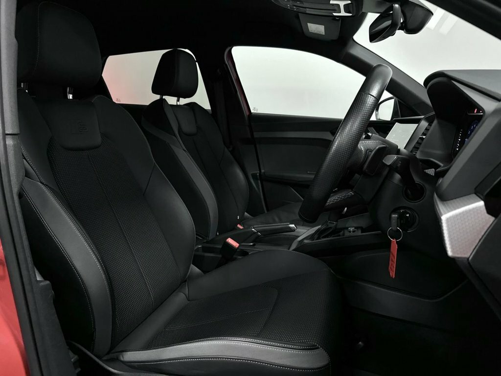 Audi A1 1L Black Edition PY21ENP Red #5