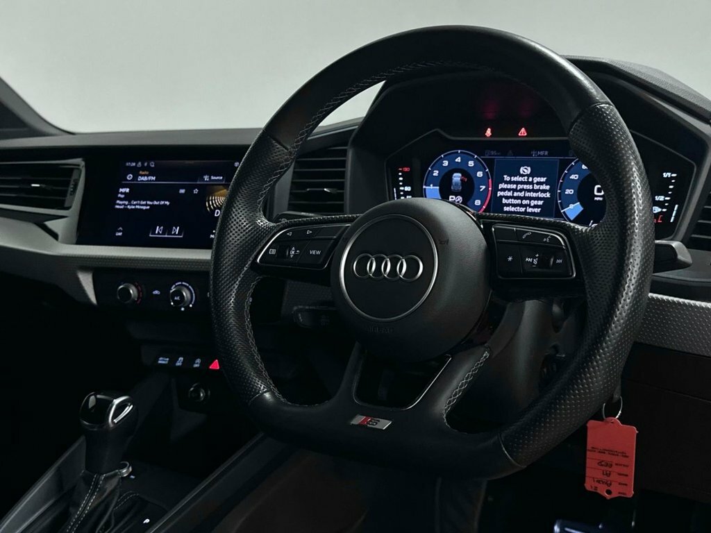 Audi A1 1L Black Edition PY21ENP Red #4