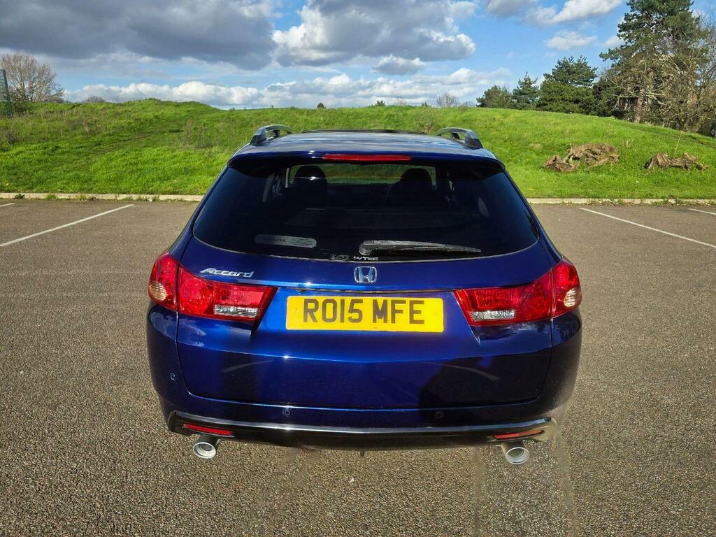 Honda Accord 2.2 I-dtec Es Gt White #32