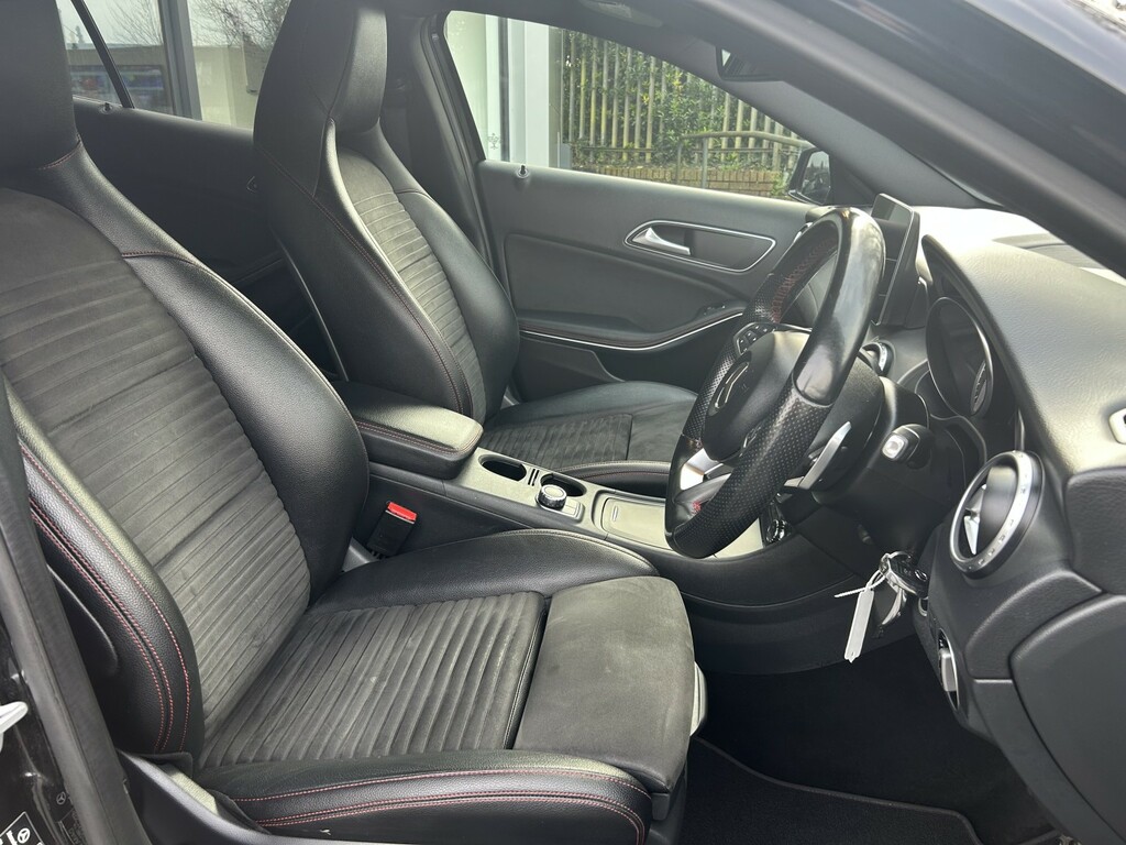 Mercedes-Benz GLA Class Suv 2.1 Gla220d Amg Line 201666 KM66WVO Black #2