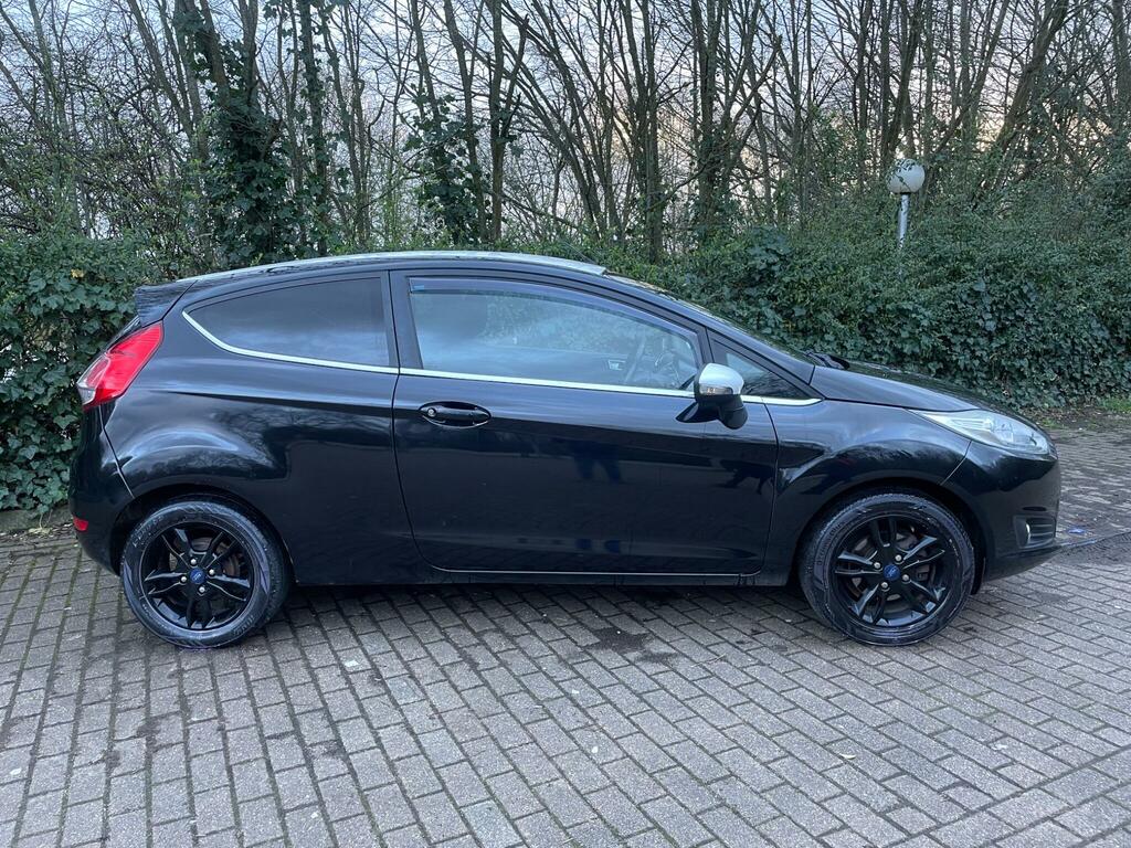 Ford Fiesta 1.0T Ecoboost Zetec Black Edition Euro 6 Ss WF16EFG Black #2