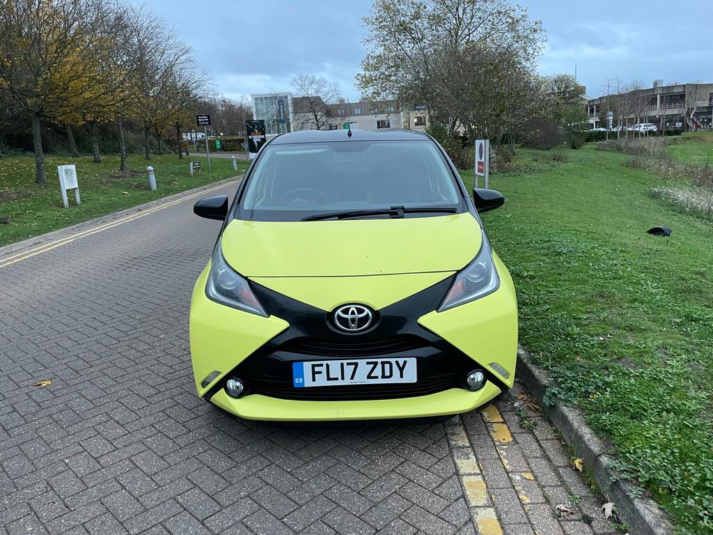 Toyota Aygo 1.0 Vvt-i X-cite X-shift Euro 6 Yellow