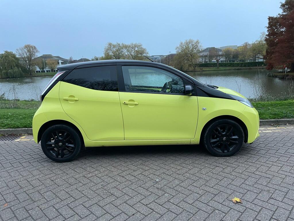 Toyota Aygo 1.0 Vvt-i X-cite X-shift Euro 6 FL17ZDY Yellow #3