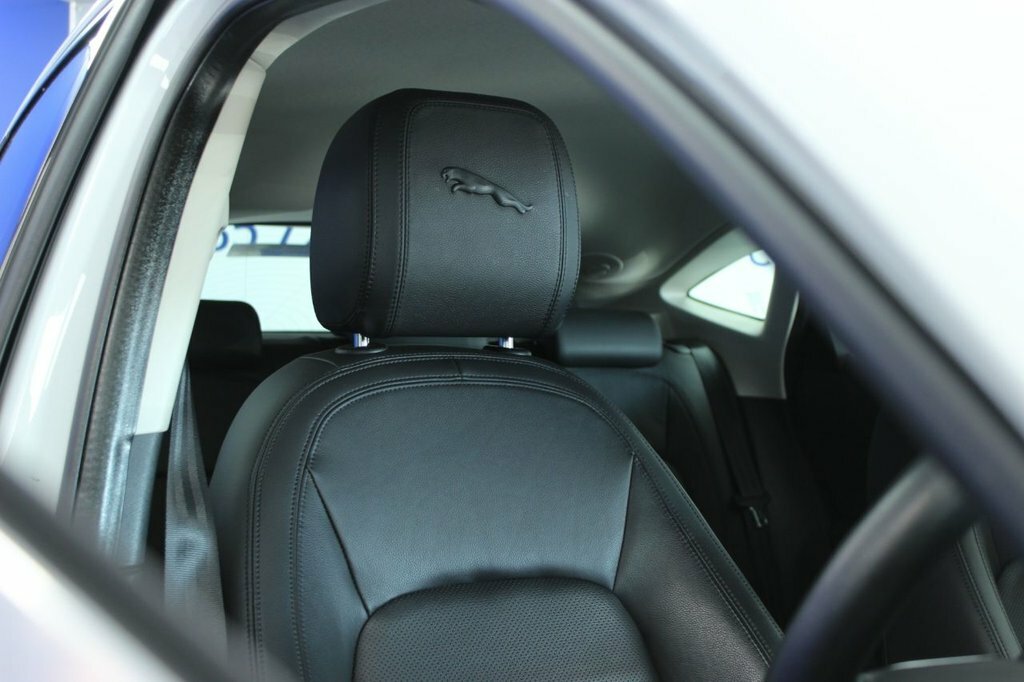 Jaguar E-Pace 2L S White #6