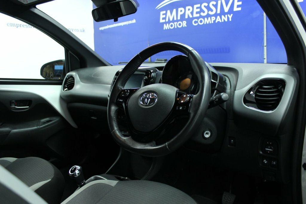 Toyota Aygo 1L X-trend WH21CTE White #5