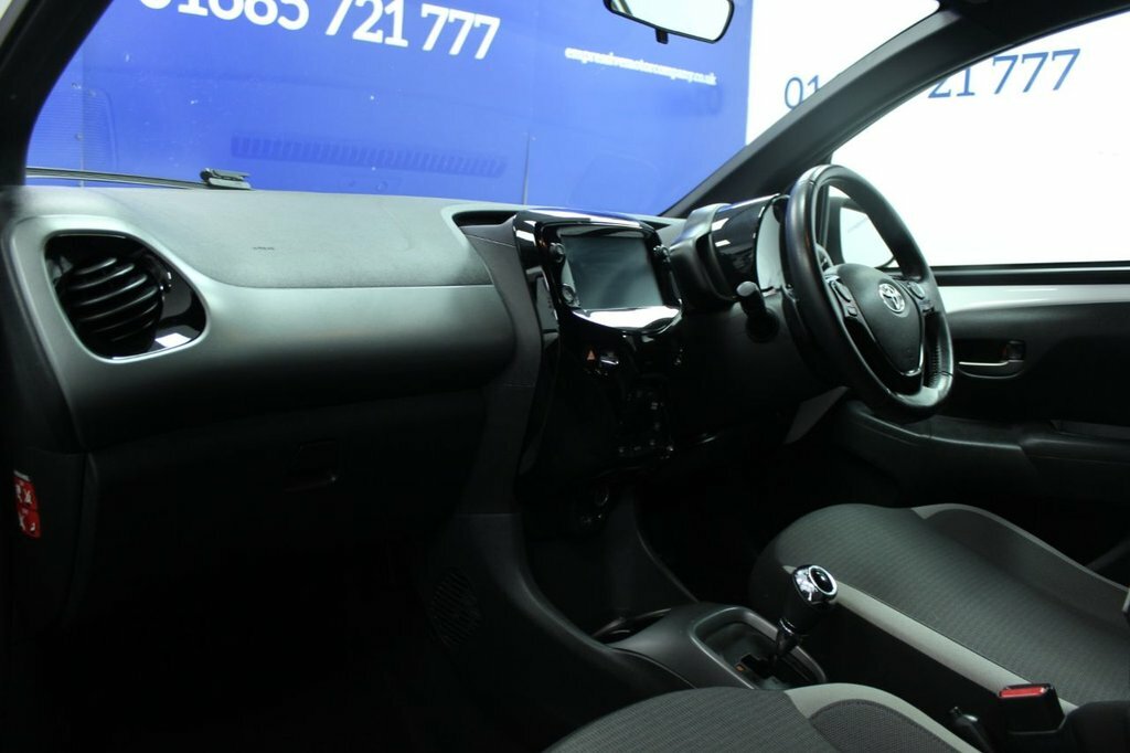Toyota Aygo 1L X-trend WH21CTE White #6