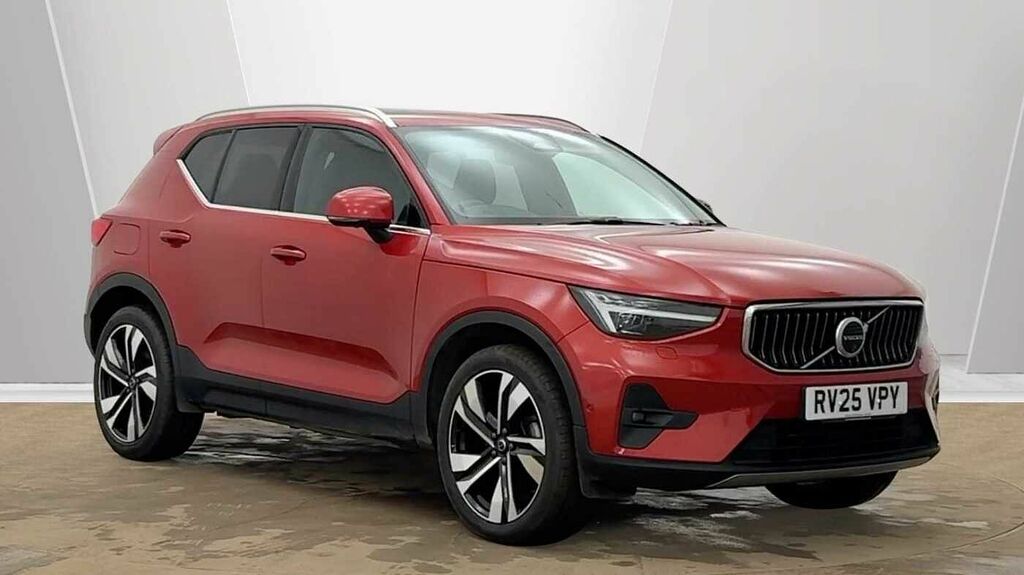 Volvo XC40 Ultra, B3 Mild Hybrid, Bright Red