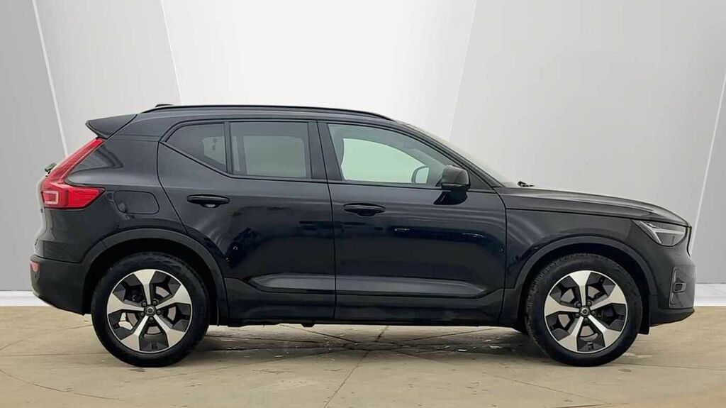 Volvo XC40 Ultimate, B4 Mild Hybrid, Dark CJ72AZA Black #2