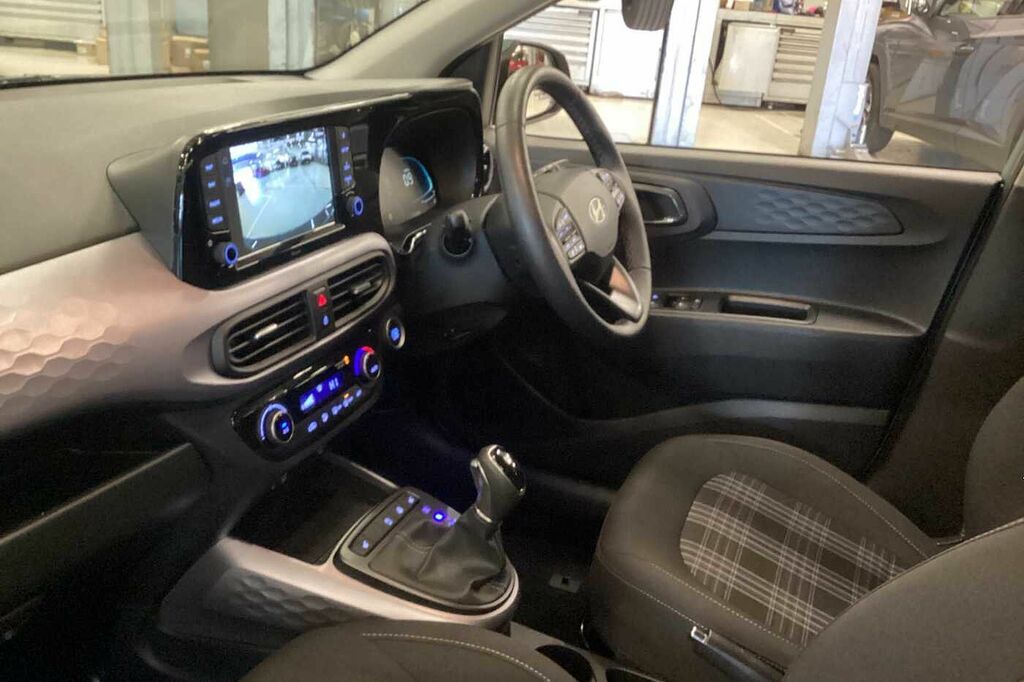 Hyundai I10 1.2 79 Premium Nav LL25CNU Green #2