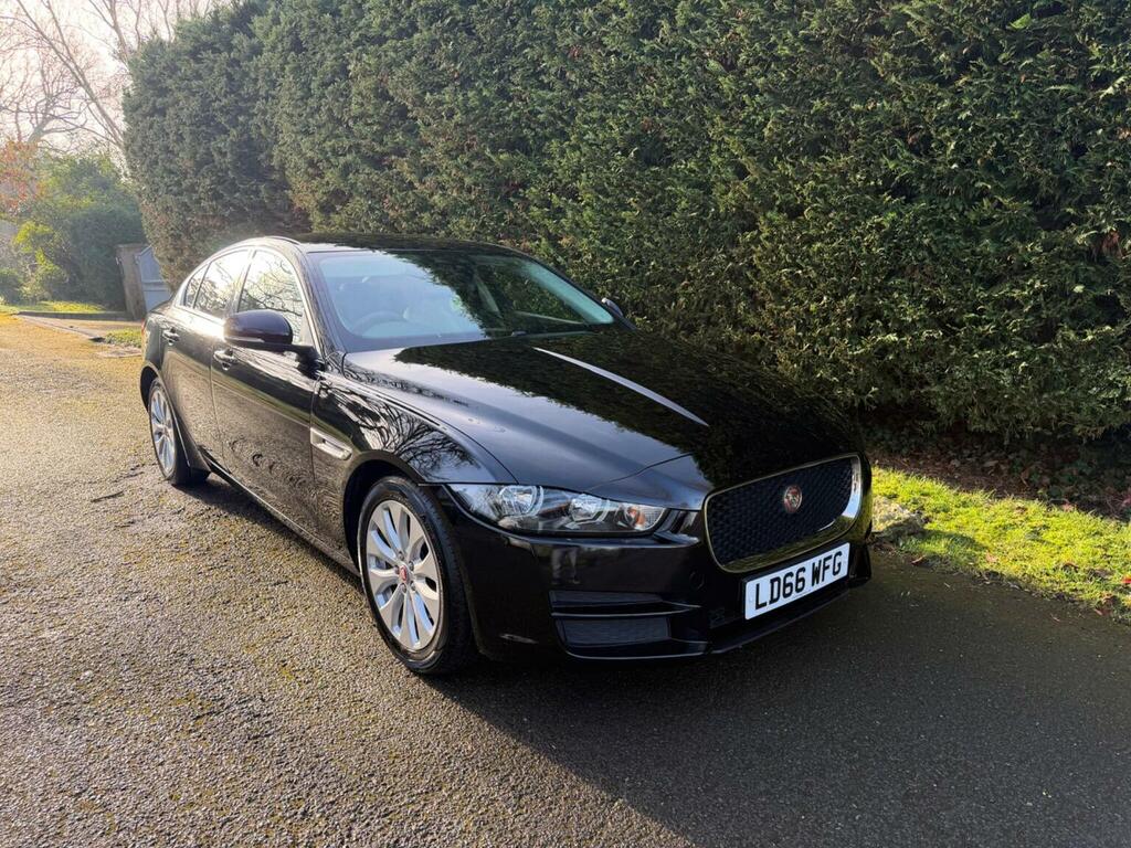 Jaguar XE Saloon 2.0D Prestige Euro 6 Ss 201766 Black #4