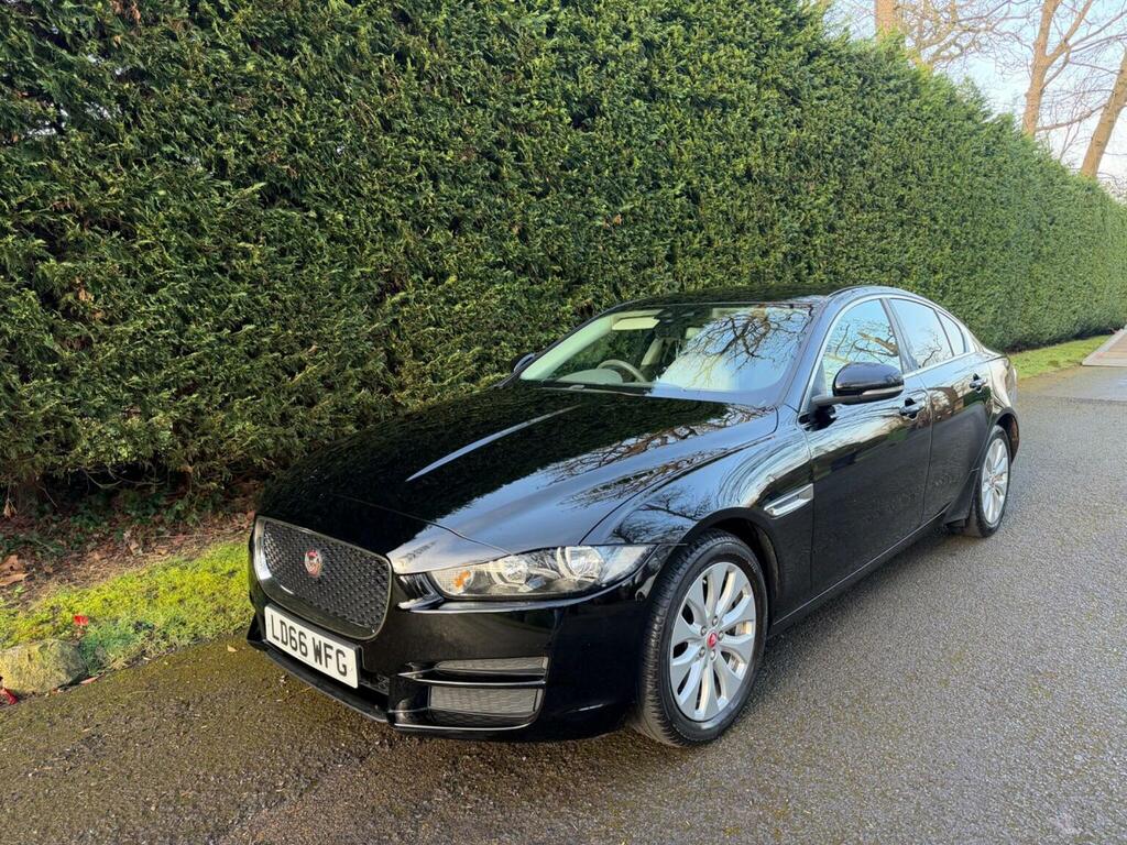 Jaguar XE Saloon 2.0D Prestige Euro 6 Ss 201766 Black