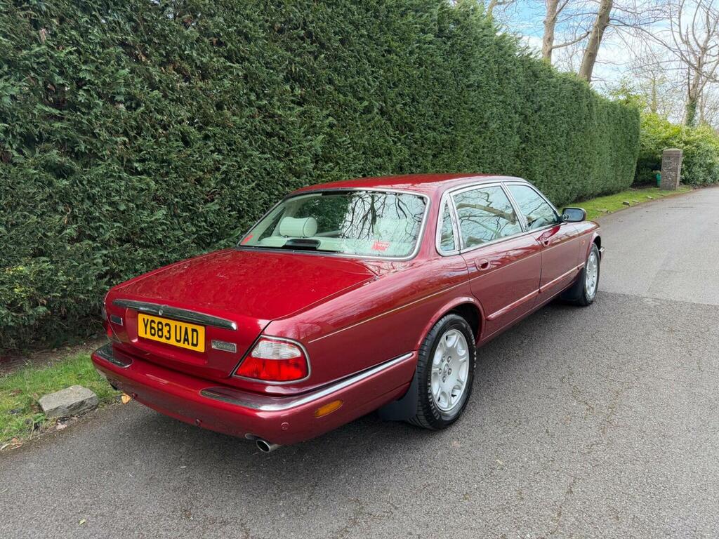 Jaguar XJ Saloon 4.0 Sovereign Lwb Saloon 2001Y Red #5