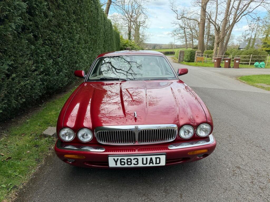 Jaguar XJ Saloon 4.0 Sovereign Lwb Saloon 2001Y Red #3