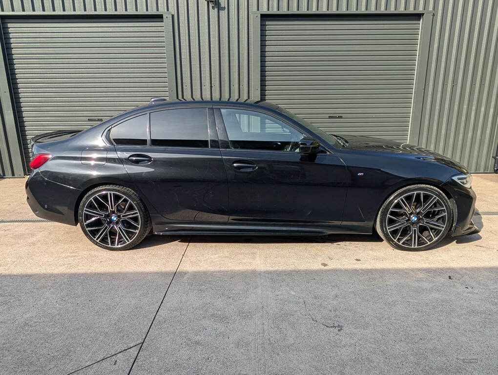 BMW 3 Series 320D M Sport Step YH69PZV Black #4