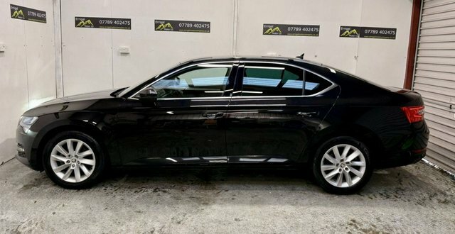Skoda Superb 2020 2.0 Tdi Se Technology Hatchback Ma Black #5