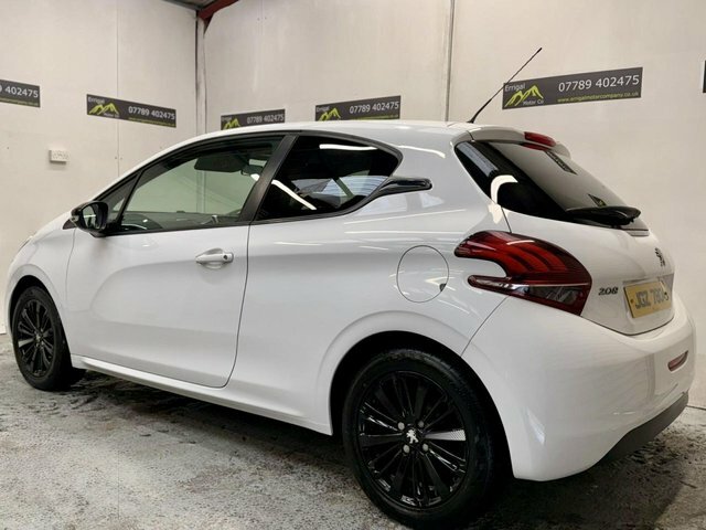 Peugeot 208 2018 1.2 Puretech Black Edition Hatchback Petr JGZ7804 White #3