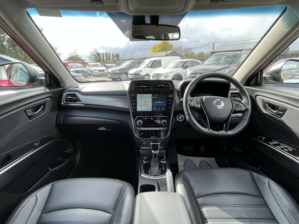 SsangYong Tivoli Suv 1.5 P Ultimate Nav 202323 Red #2