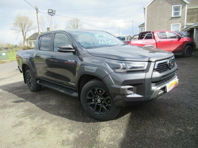 Toyota HILUX 2.8L Invincible X Grey