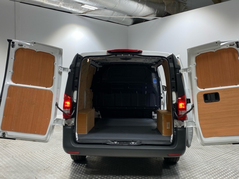 Mercedes-Benz Vito 66 Progressive L2 White #2