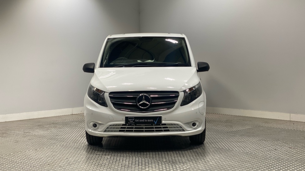 Mercedes-Benz eVito 66 Premium L2 White #4