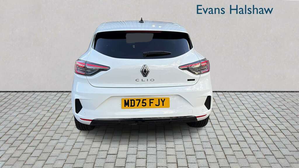 Renault Clio 1.6 E-tech Full Hybrid 145 Techno 2025 MD75FJY White #4