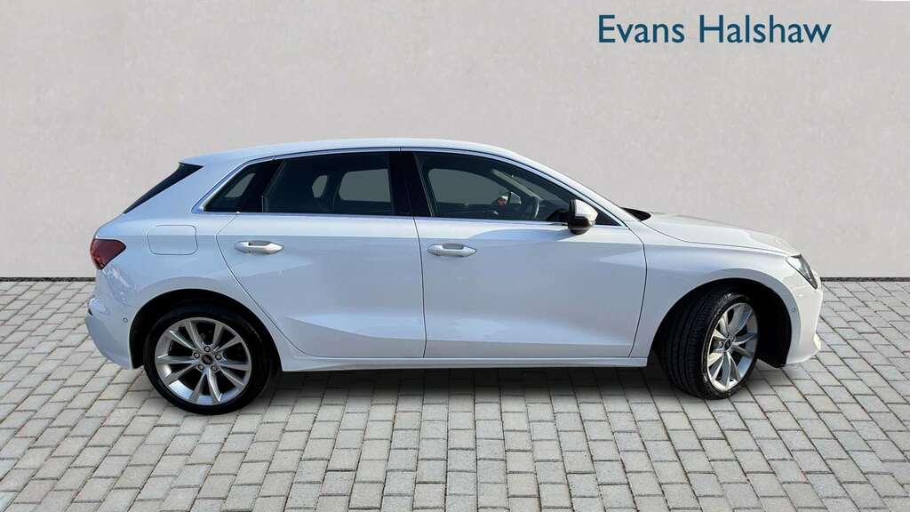Audi A3 30 Tfsi Sport 2024 GF74DBY White #4