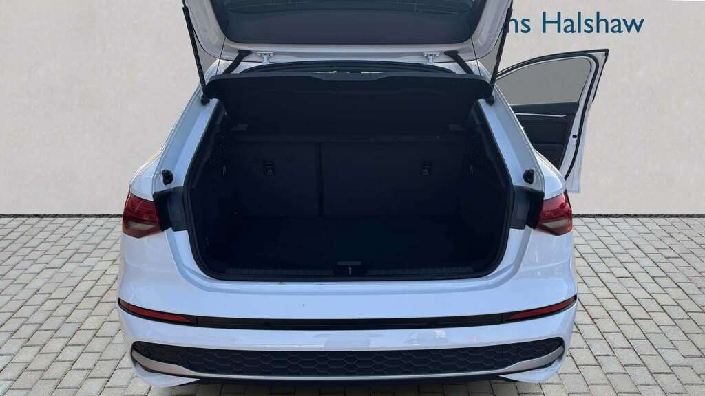 Audi A3 30 Tfsi Sport 2024 GF74DBY White #6