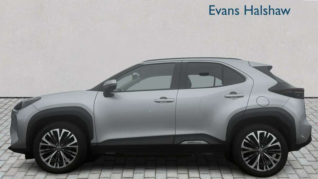 Toyota Yaris Cross 1.5 Hybrid Excel Awd Cvt 2023 GL72HJC Silver #5