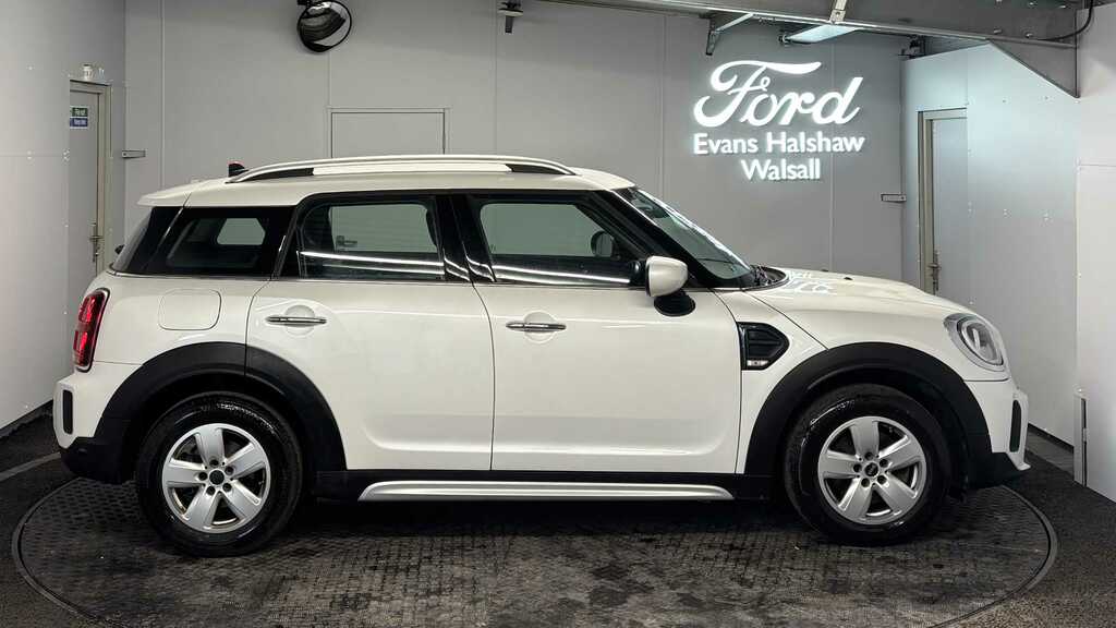 Mini Countryman 1.5 Cooper Classic 2023 AMZ9479 White #4