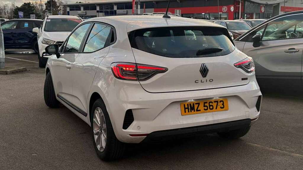 Renault Clio 1.6 E-tech Full Hybrid 145 Evolution 2025 HMZ5673 White #4