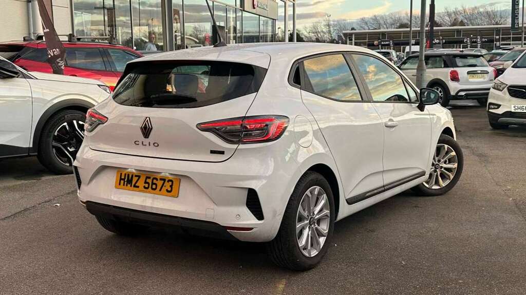 Renault Clio 1.6 E-tech Full Hybrid 145 Evolution 2025 HMZ5673 White #5