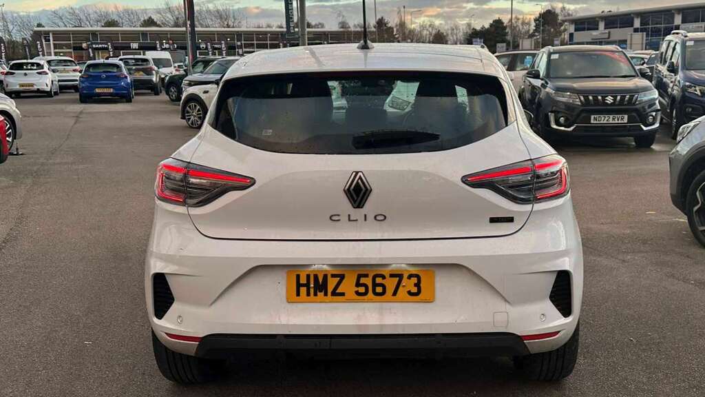 Renault Clio 1.6 E-tech Full Hybrid 145 Evolution 2025 HMZ5673 White #3