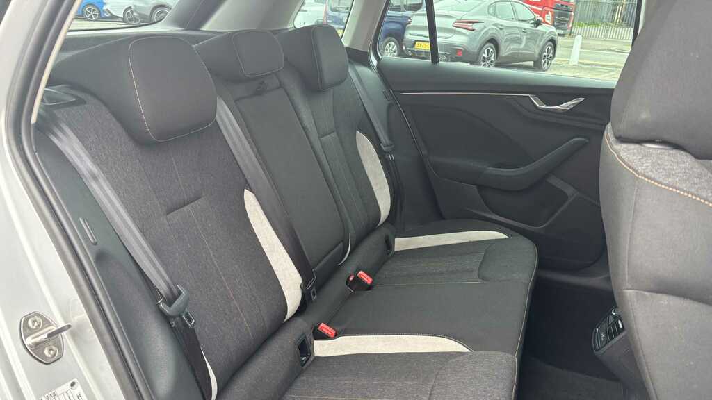 Skoda Kamiq 1.5 Tsi Se L 2024 Silver #5