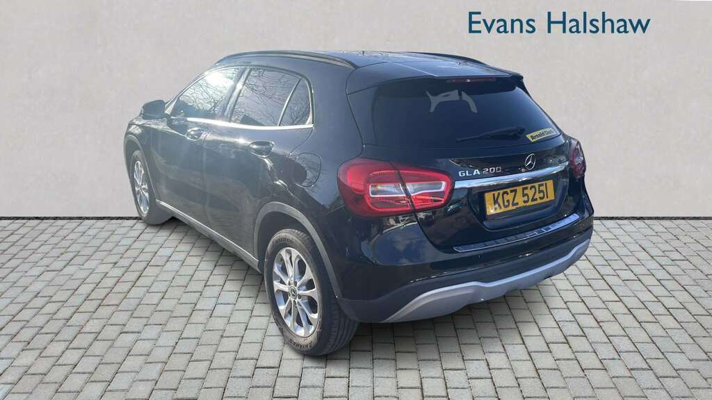 Mercedes-Benz GLA Class 200 Se 2018 KGZ5251 Black #4