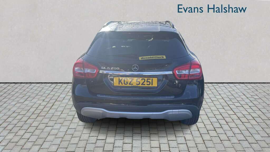 Mercedes-Benz GLA Class 200 Se 2018 KGZ5251 Black #3
